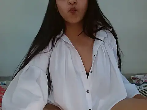 collage girl online show from April 23, 2026, 9:49 am