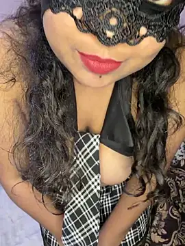Snapshot of yamee__ chatting on June 17, 2026, 6:40 pm yamee online show from June 17, 2026, 6:40 pm