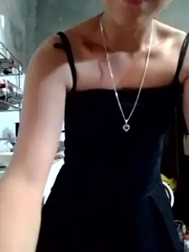 Zara-Lina online show from May 3, 2026, 11:52 pm