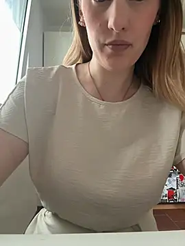 SchmuseBunny online show from April 19, 2026, 2:51 pm