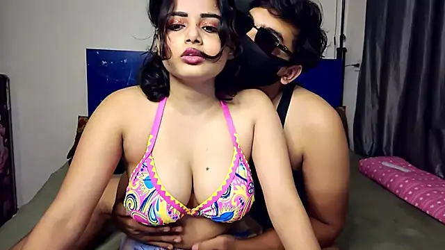 couple hot43 online show from July 29, 2026, 10:14 am