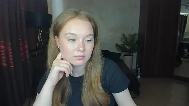 ValeriSunny online show from May 21, 2026, 2:58 pm