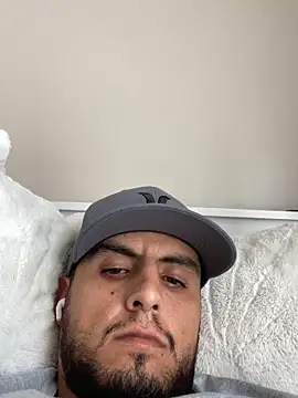 lameraverga25 online show from April 16, 2026, 8:20 pm