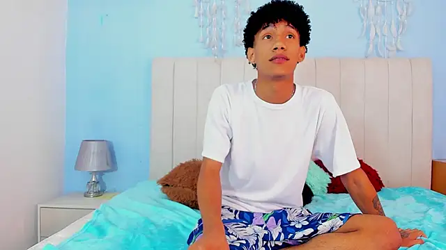 NoahBull19 online show from April 16, 2026, 10:56 pm