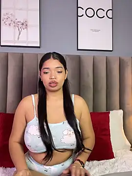 LilyFoox online show from May 13, 2026, 12:45 pm