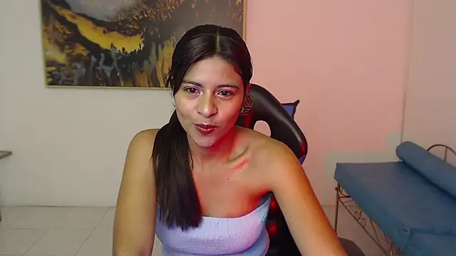Lady isabella  online show from April 30, 2026, 1:18 pm