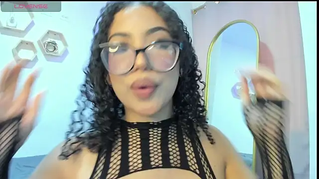 Miss ebony77 online show from April 17, 2026, 5:38 pm