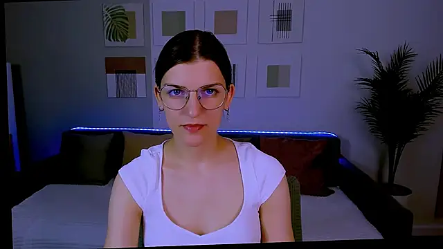 AnnaThorne online show from May 2, 2026, 4:18 am