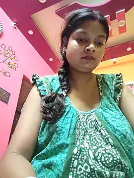 Simupaul001 online show from May 5, 2026, 9:18 pm
