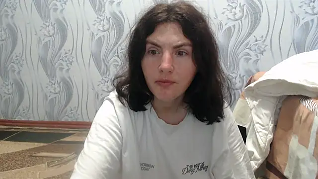 AlinaxJames online show from May 25, 2026, 2:11 am