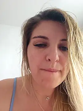 Snapshot of I_amBianca chatting on May 8, 2026, 6:28 am I amBianca online show from May 8, 2026, 6:28 am