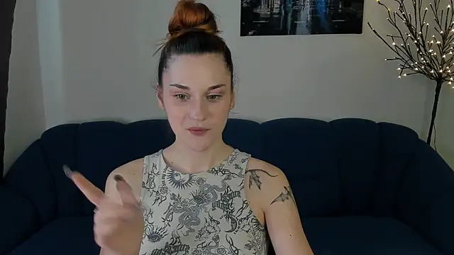 elani lune online show from June 20, 2026, 9:25 am