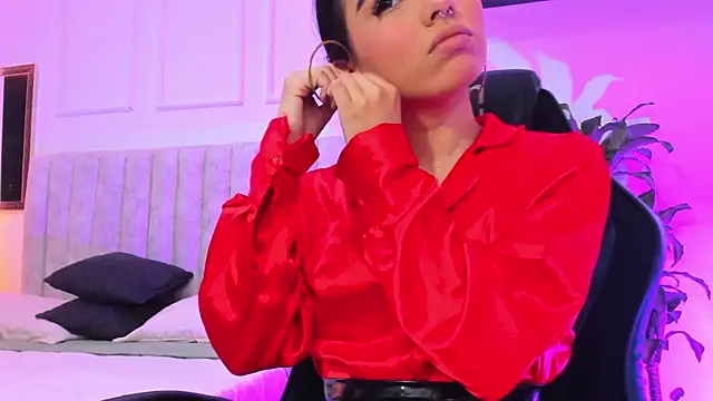 isabella hv online show from June 9, 2026, 6:53 pm