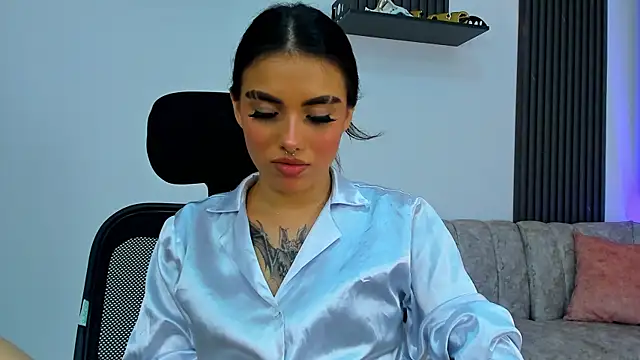 isabella hv online show from July 14, 2026, 2:05 am