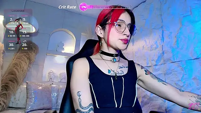 Moon Red r online show from May 1, 2026, 8:03 pm