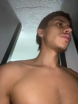Axel DavisS online show from July 10, 2026, 2:33 am