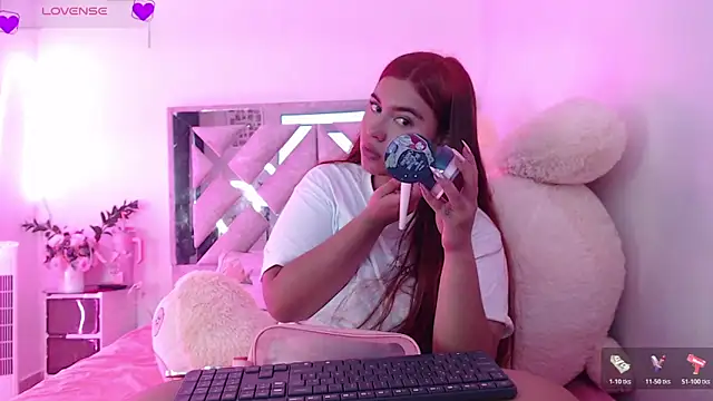 Snapshot of DulceJoness chatting on June 7, 2026, 6:40 am DulceJoness online show from June 7, 2026, 6:40 am