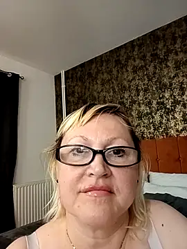 I amVeronicle online show from April 25, 2026, 1:41 pm