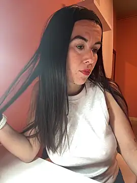 dulceflor25 online show from May 21, 2026, 6:05 pm