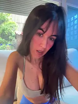 dulceflor25 online show from May 22, 2026, 6:28 pm