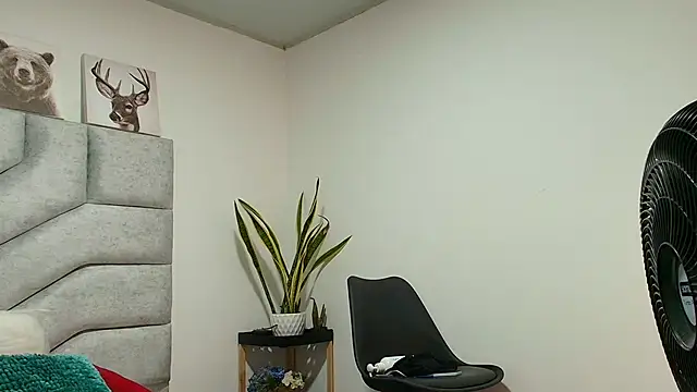 Snapshot of fernanda_not_swee chatting on April 23, 2026, 1:57 pm fernanda not swee online show from April 23, 2026, 1:57 pm