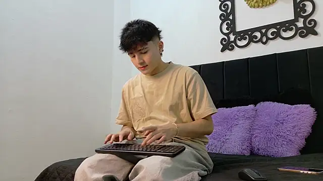 LunayDream online show from July 24, 2026, 11:17 am