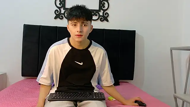 LunayDream online show from July 6, 2026, 11:39 am