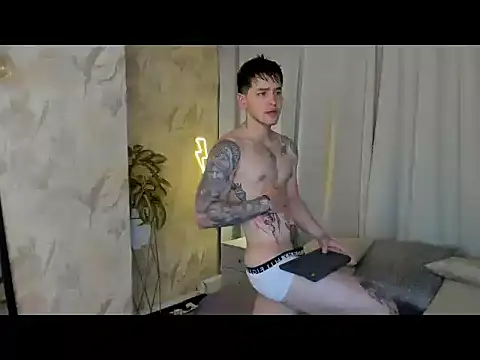 RONNY COLTON online show from May 7, 2026, 11:52 pm