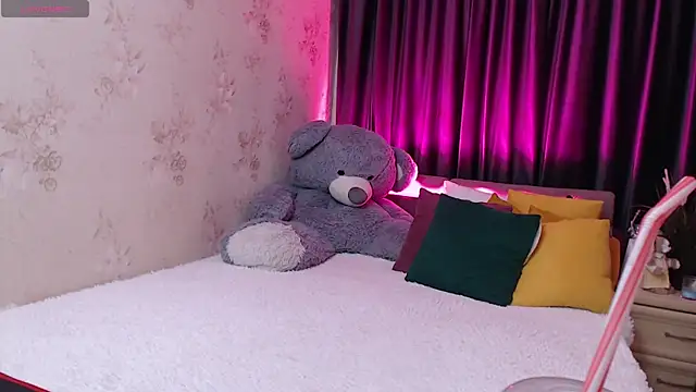 KriisKiss online show from July 25, 2026, 5:04 am