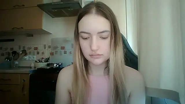 Lisanta online show from June 11, 2026, 7:49 am
