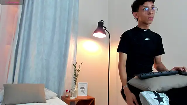 dax blaze online show from April 30, 2026, 1:07 pm
