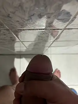 juliomfar69 online show from April 22, 2026, 5:36 am