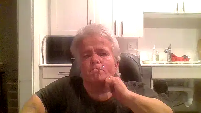 smokinhotshorty online show from July 30, 2026, 8:19 pm