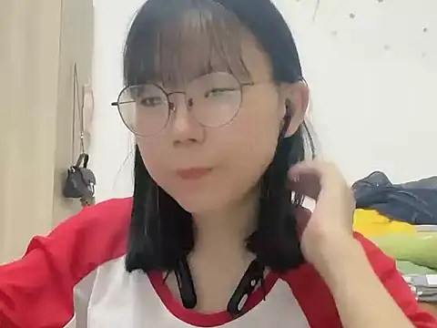 Belle-LL online show from April 22, 2026, 1:18 pm