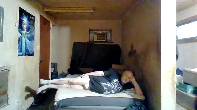 Nightshade1195 online show from June 12, 2026, 11:57 pm