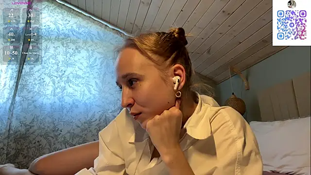 oliviakiiss online show from April 27, 2026, 2:15 pm