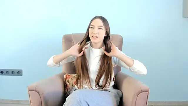 TennieCaldoron online show from April 23, 2026, 10:11 am