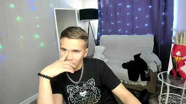 SunSweet11 online show from April 21, 2026, 8:10 am