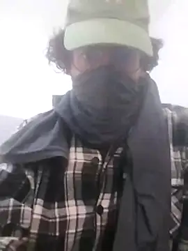 hiddenbig online show from April 22, 2026, 9:21 pm