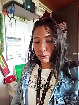 Snapshot of Ivon_C chatting on May 14, 2026, 1:19 pm Ivon C online show from May 14, 2026, 1:19 pm