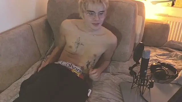 inmka  online show from April 25, 2026, 8:06 pm