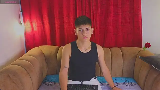 josethariaz25 online show from June 11, 2026, 11:18 am
