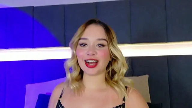 Snapshot of Sofia_pamela_ chatting on May 19, 2026, 8:16 pm Sofia pamela online show from May 19, 2026, 8:16 pm