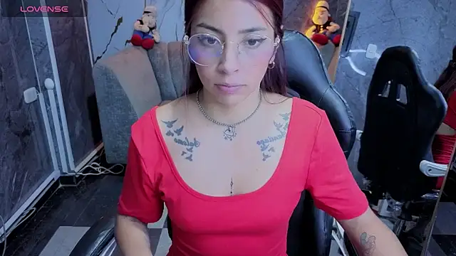 laurab91 online show from May 9, 2026, 3:21 am