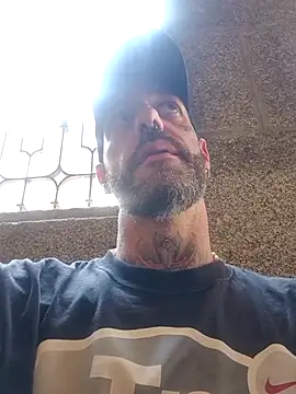 Snapshot of DuroHustler chatting on July 28, 2026, 2:05 pm DuroHustler online show from July 28, 2026, 2:05 pm