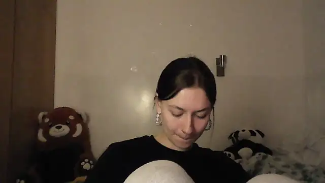 JuicyErika online show from May 21, 2026, 9:01 pm