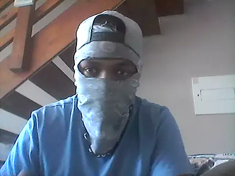 Snapshot of LunjeSA chatting on May 18, 2026, 9:47 am LunjeSA online show from May 18, 2026, 9:47 am