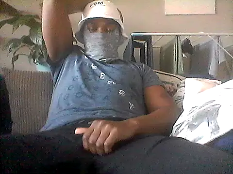 Snapshot of LunjeSA chatting on May 25, 2026, 8:02 am LunjeSA online show from May 25, 2026, 8:02 am