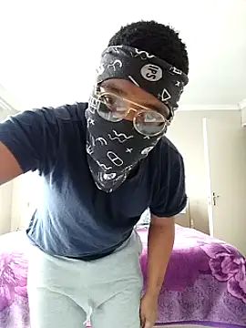 Snapshot of LunjeSA chatting on May 31, 2026, 12:55 pm LunjeSA online show from May 31, 2026, 12:55 pm