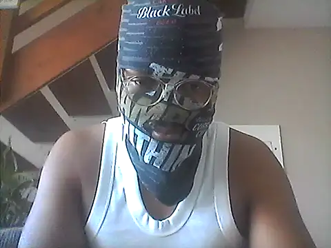 Snapshot of LunjeSA chatting on July 15, 2026, 11:50 am LunjeSA online show from July 15, 2026, 11:50 am